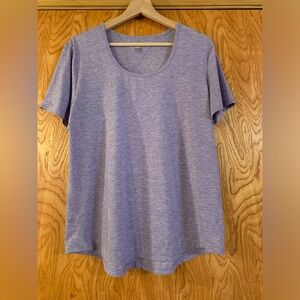 Lucy tech lavender Tee